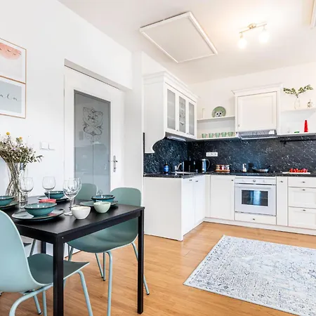 Days - Airy Duplex With Terrace And Ac Daire Prag